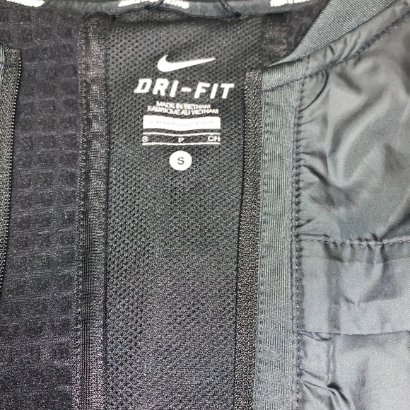 🍓Nike athletic running Jacket - Picture 14 of 14